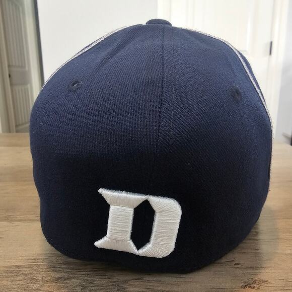 Vintage Duke Blue Devils Fitted Hat Cap 90s Dark Blue 3D Embroidered NCAA Retro - Picture 4 of 9